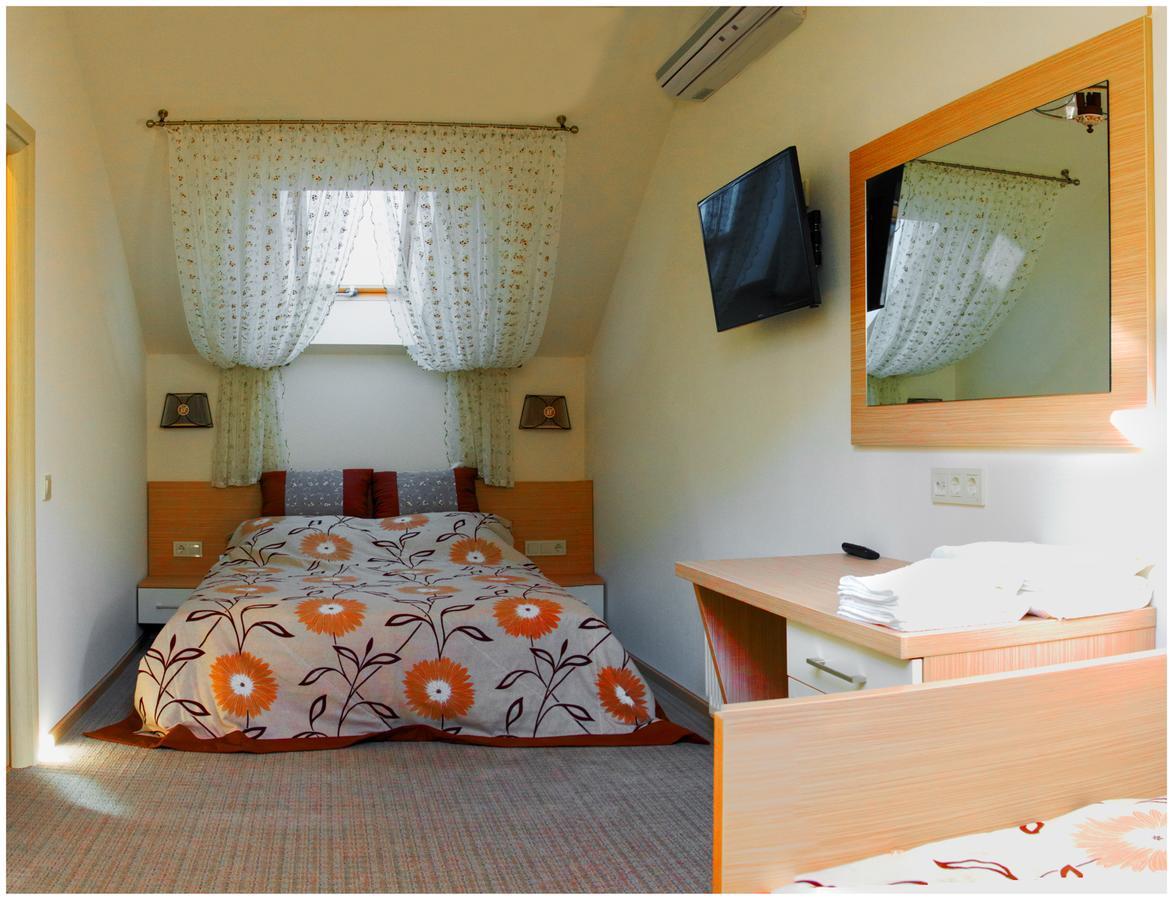 Hotel Maman Oldenburg Bagian luar foto